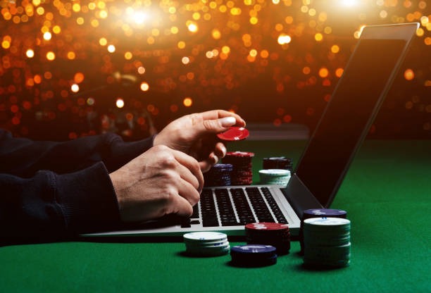 momoslots app interface on Android and iOS devices showing live blackjack table and sportsbook menu